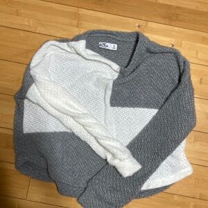 Hollister super soft sweater size small